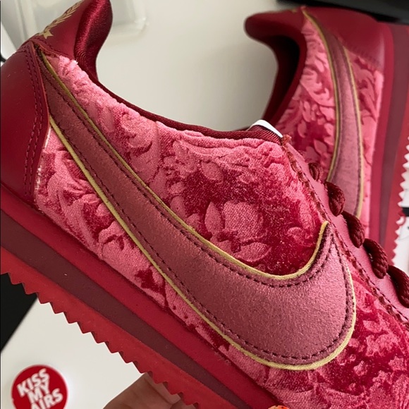 NWT Nike Cortez special edition red - Picture 7 of 9